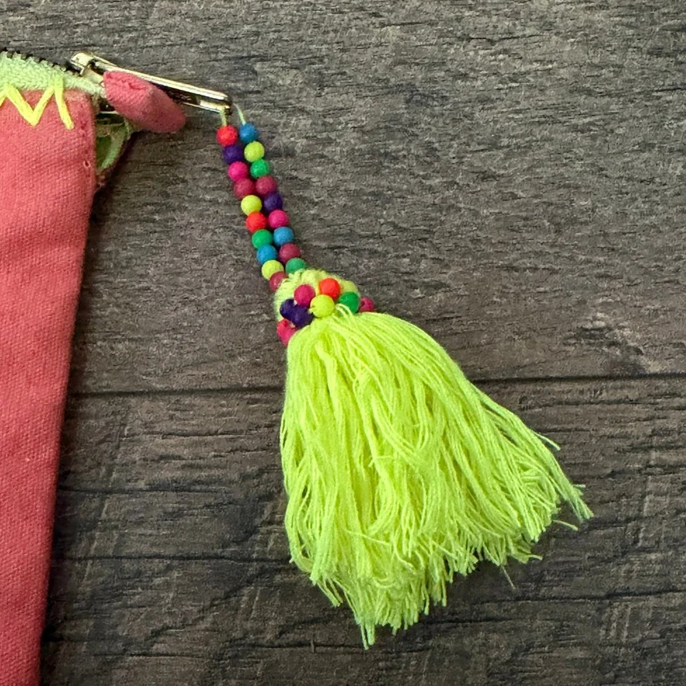 Loom Mool Embroidered Fish Tassel Pouch Womens Small‎ Pink